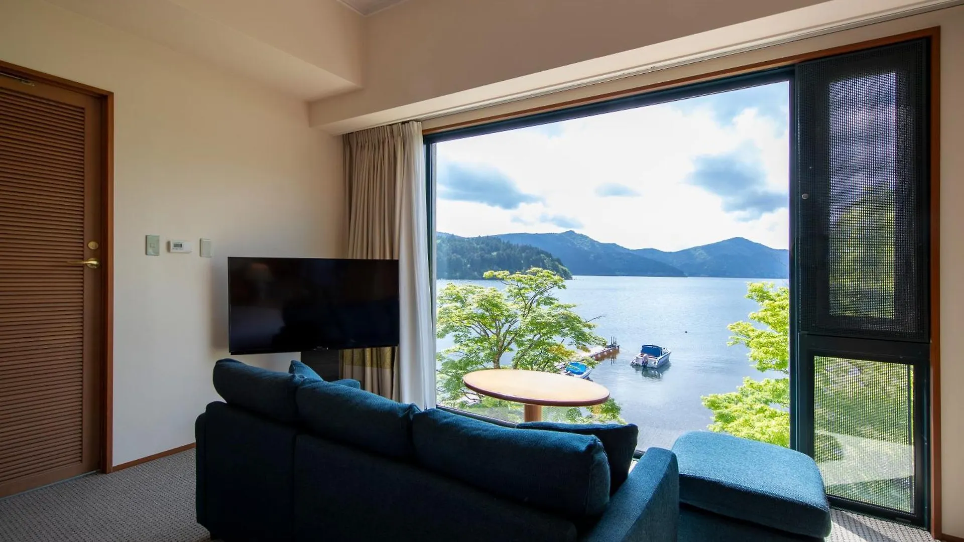 Hakone Hotel 4*,